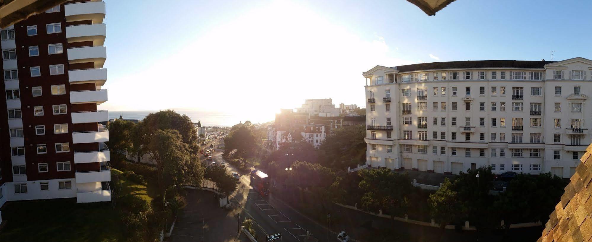 Russell Court Hotel Bournemouth Buitenkant foto